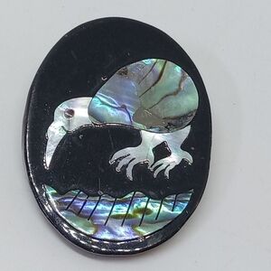 * vintage kiwi bird abalone inlay brooch pin Autralia New Zealand